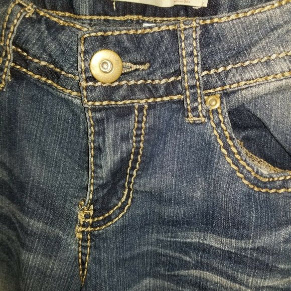 NO BOUNDARIES Juniors Cropped Cuffed Capri Jeans Size 9 - Picture 3 of 6